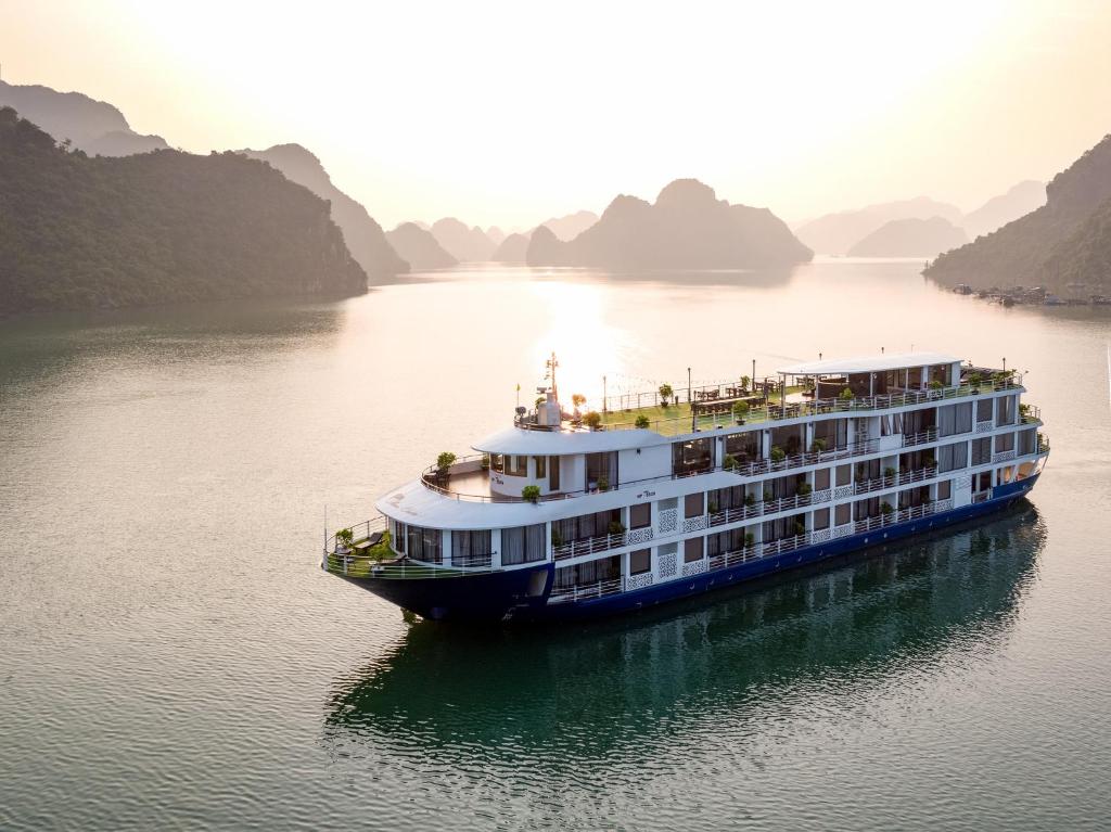  تور Mon Cheri Cruises