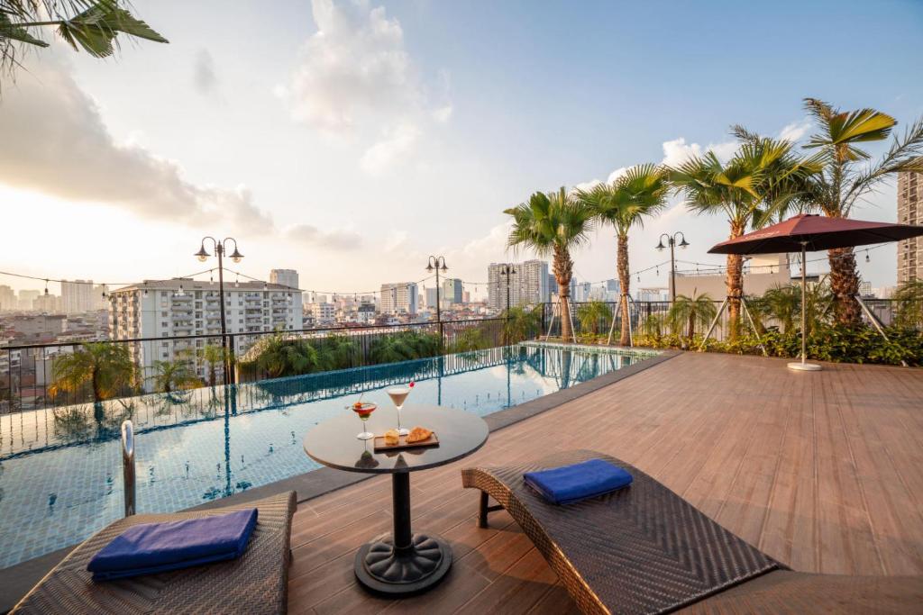  تور FTE Ba Dinh Hotel