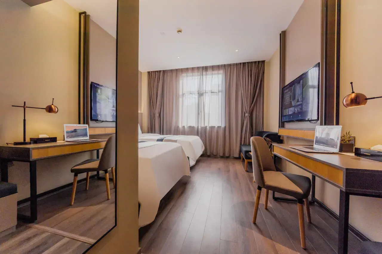  تور Homeinn Selected Hotel