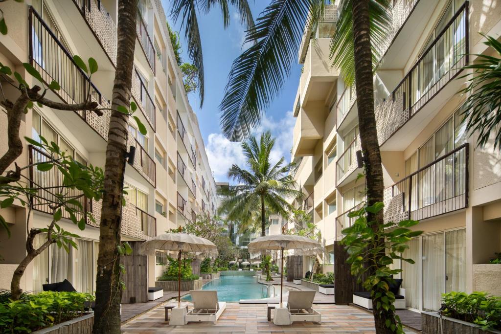  تور The Akmani Legian