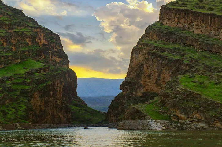 تور ایلام و تنگه کافرین 21 تا 24 فروردین 1403