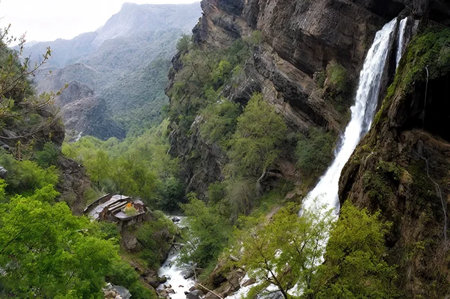 تور آبشار آب سفید و آبشار چکان