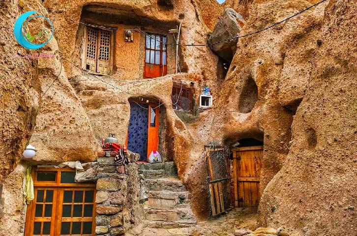 تور تبریز و کندوان تا جلفا و قلعه بابک