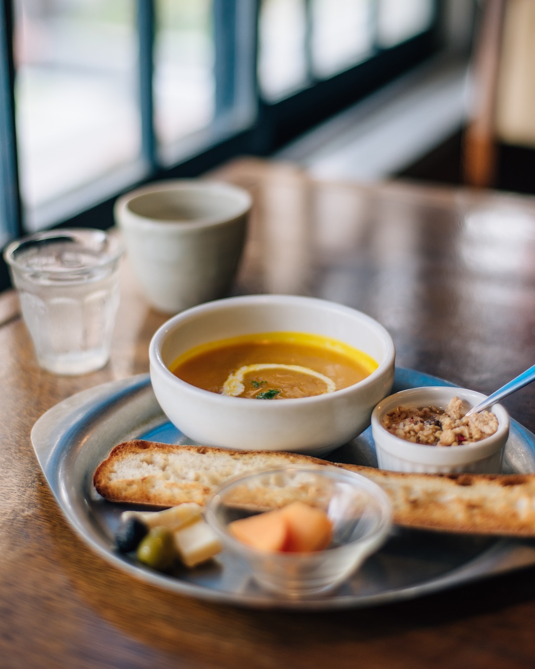 عکس کافه خاص در دیگر شهرهای ژاپن کافههای خاص در دیگر شهرهای ژاپن؛ تجربهای متفاوت در هر گوشه از ژاپن